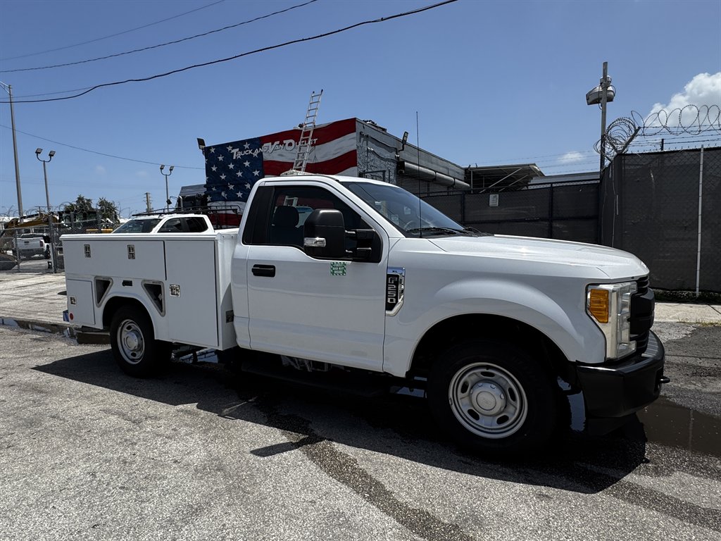 2017 Ford F-250 - $25,995