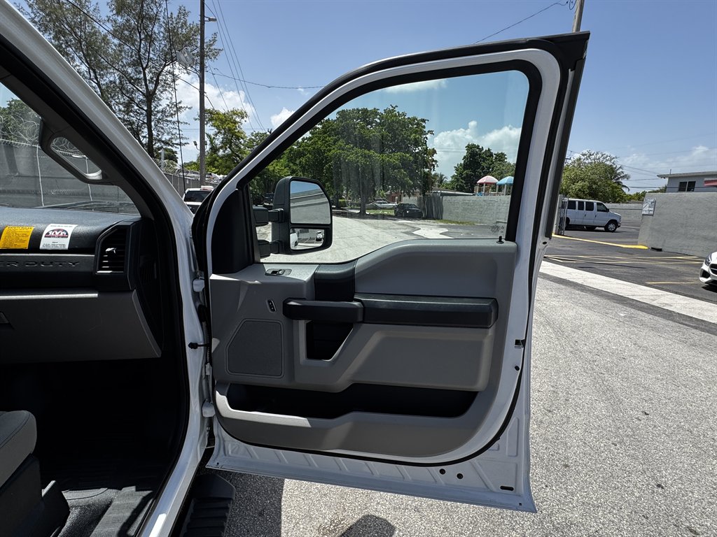 2017 Ford F-250 - $25,995