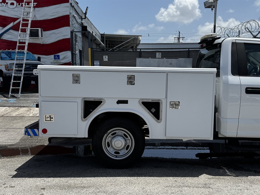 2017 Ford F-250 - $25,995