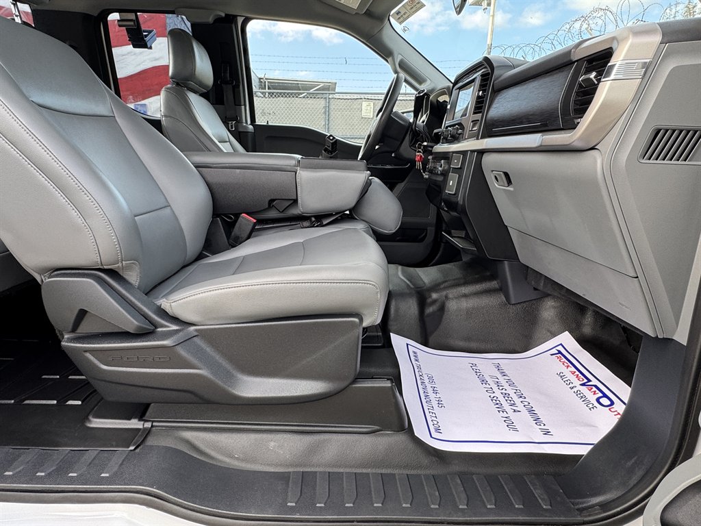 2021 Ford F-150 - $28,595