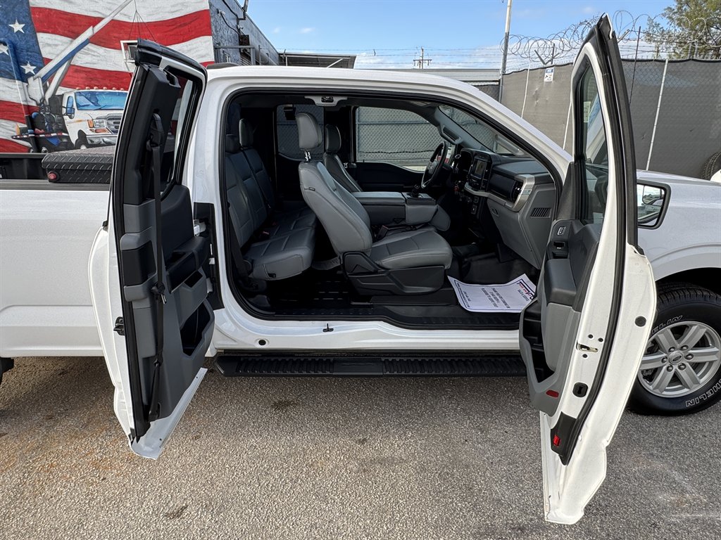 2021 Ford F-150 - $28,595