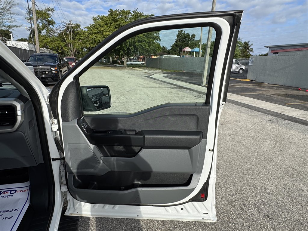 2021 Ford F-150 - $28,595