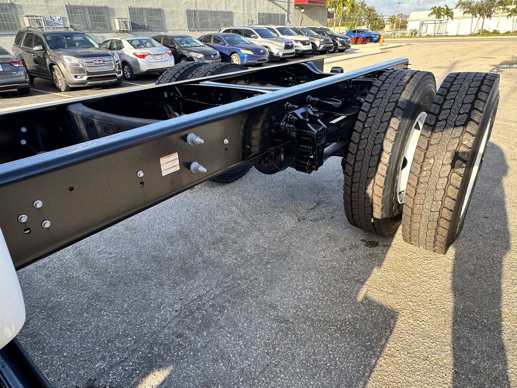 2025 Ford F-750 - $59,995