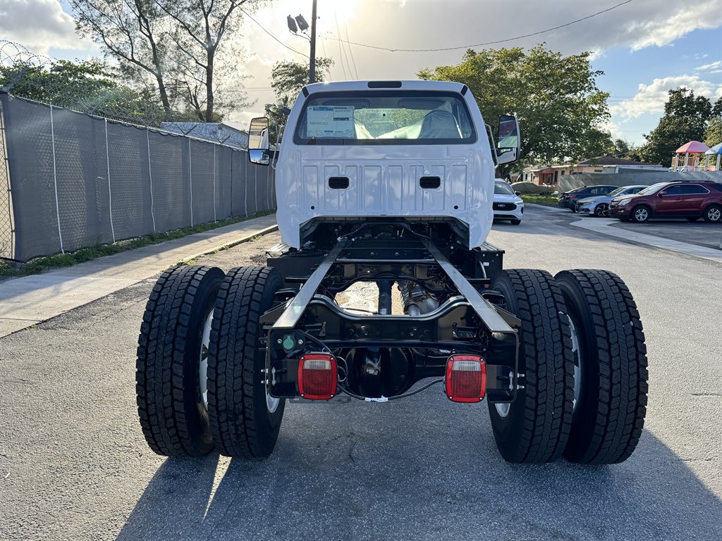 2025 Ford F-750 - $59,995