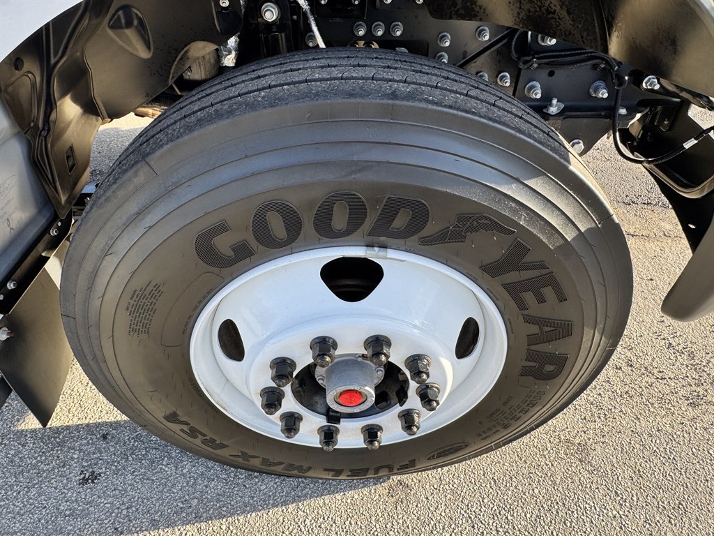 2025 Ford F-750 - $59,995