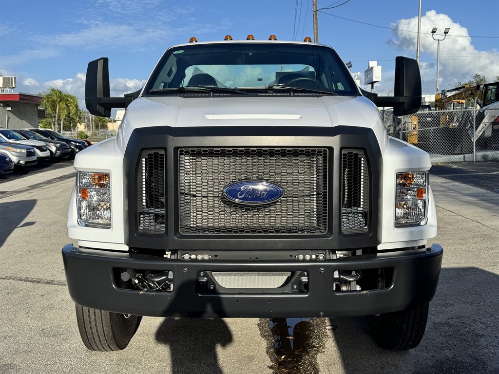2025 Ford F-750 - $59,995