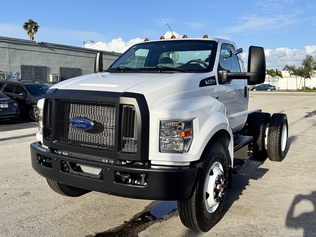 2025 Ford F-750 - $59,995
