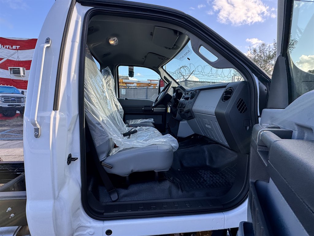 2025 Ford F-750 - $59,995