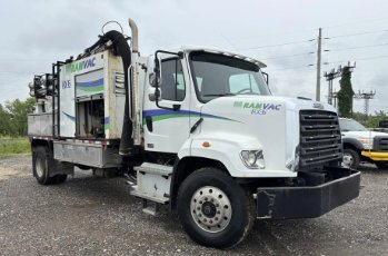 2014 Freightliner 108sd - $79,995