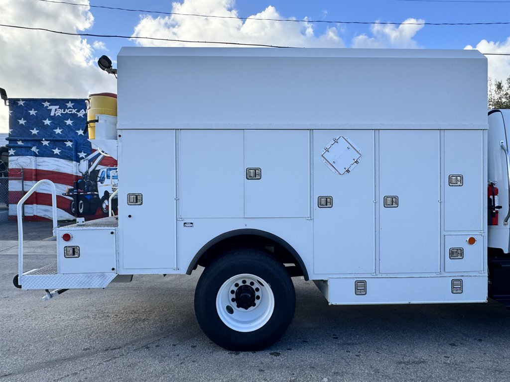 2014 Freightliner M2 - $25,995