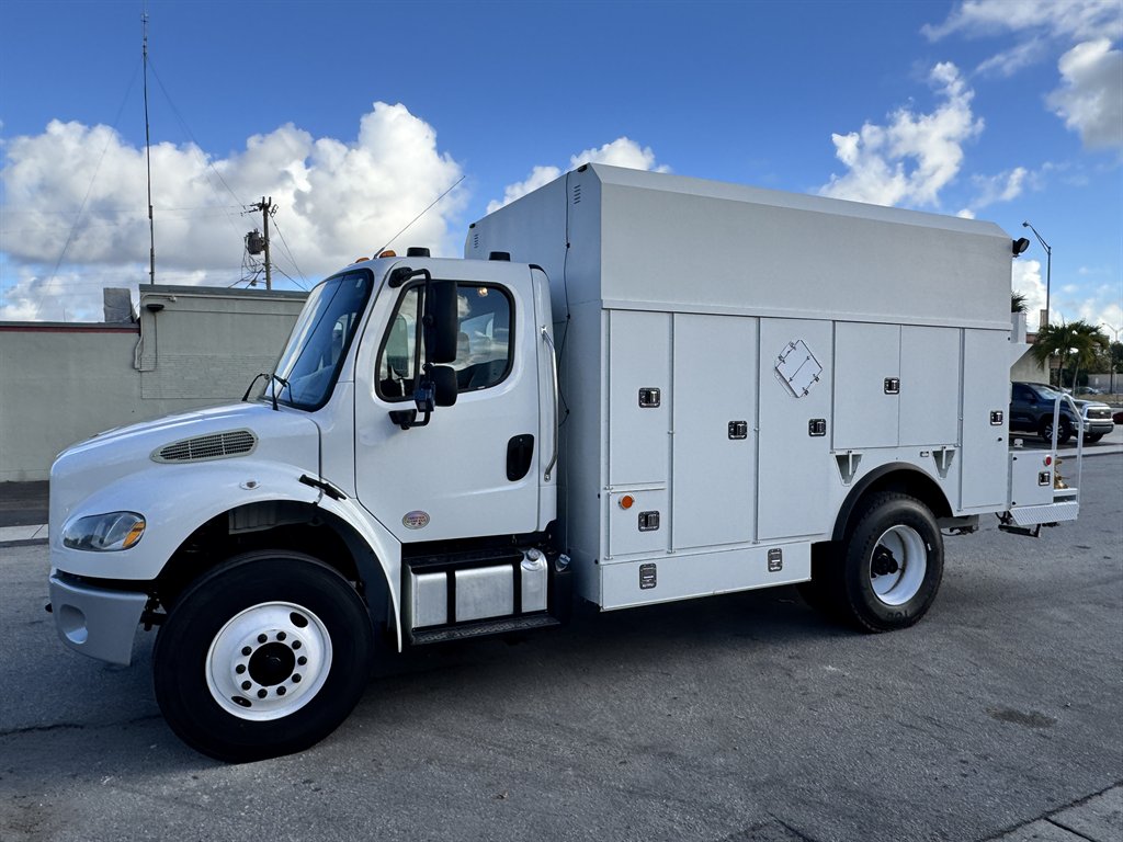 2014 Freightliner M2 - $25,995