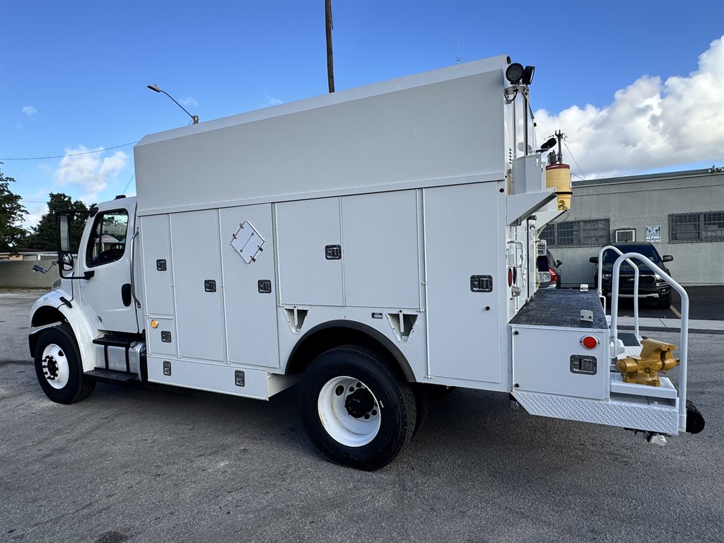 2014 Freightliner M2 - $25,995