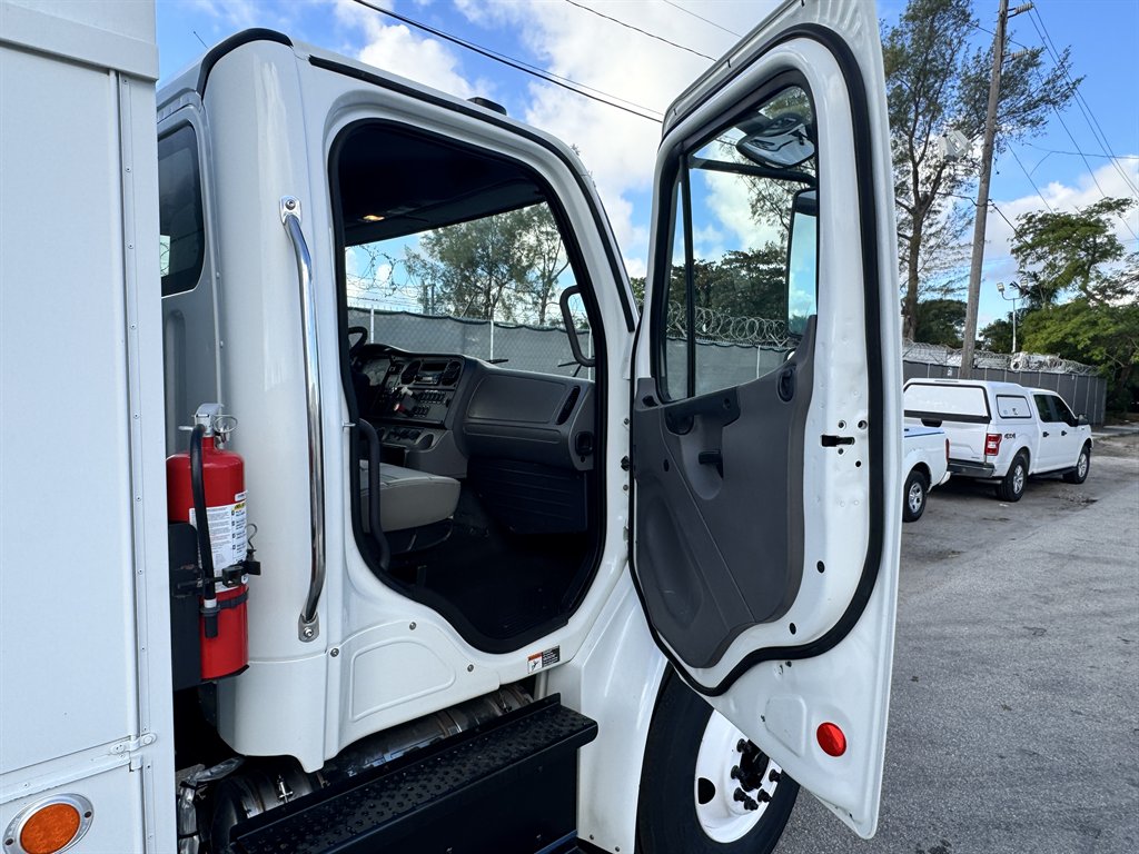2014 Freightliner M2 - $25,995