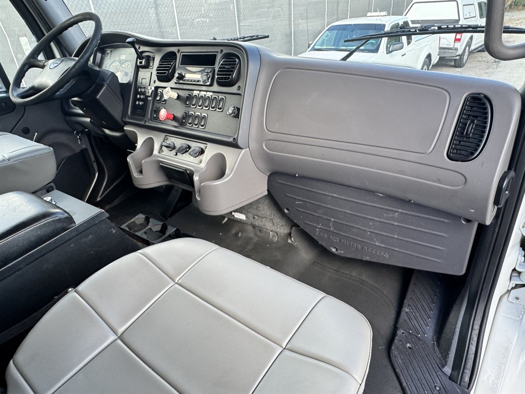 2014 Freightliner M2 - $25,995