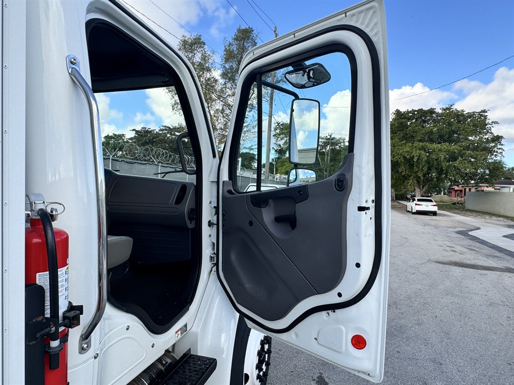 2014 Freightliner M2 - $25,995