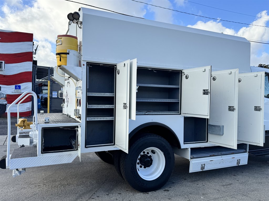 2014 Freightliner M2 - $25,995