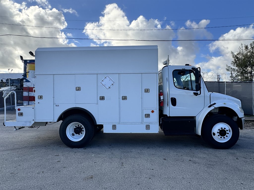 2014 Freightliner M2 - $25,995