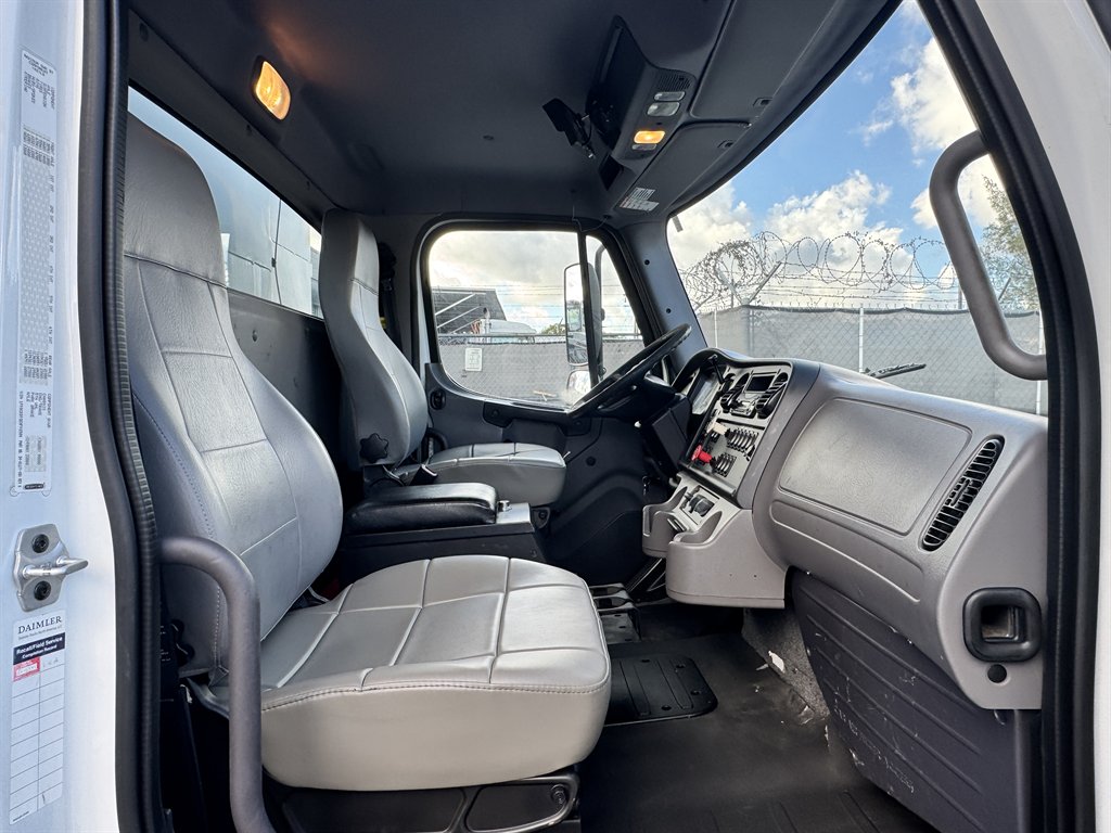2014 Freightliner M2 - $25,995