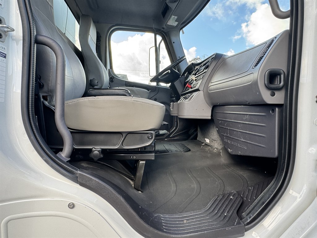 2014 Freightliner M2 - $25,995