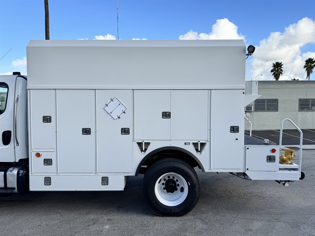 2014 Freightliner M2 - $25,995