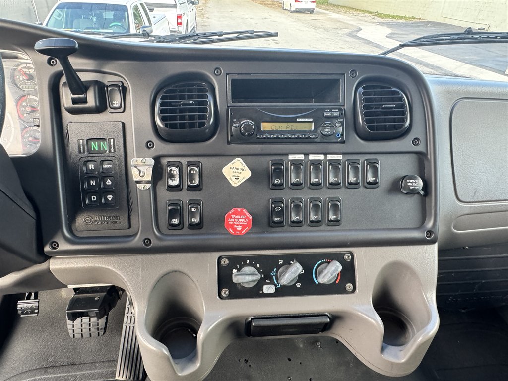 2014 Freightliner M2 - $25,995