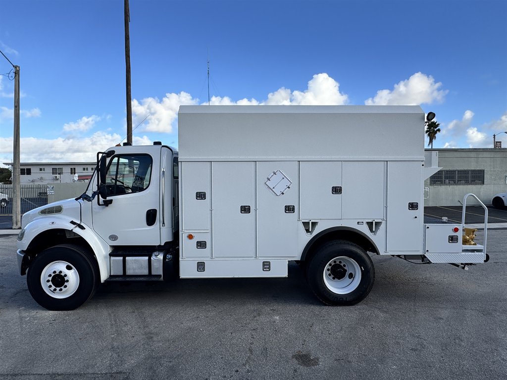 2014 Freightliner M2 - $25,995