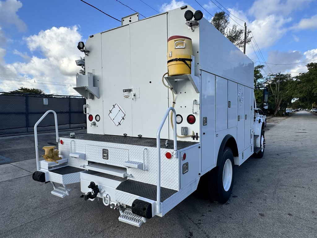 2014 Freightliner M2 - $25,995