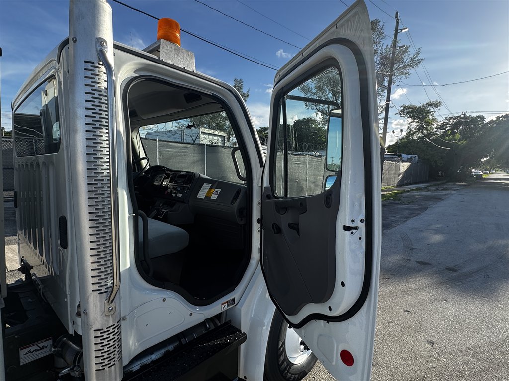2014 Freightliner M2 - $69,995