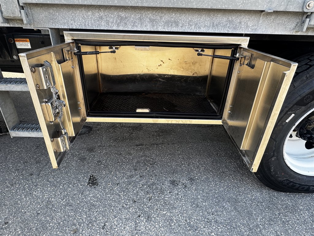 2014 Freightliner M2 - $69,995