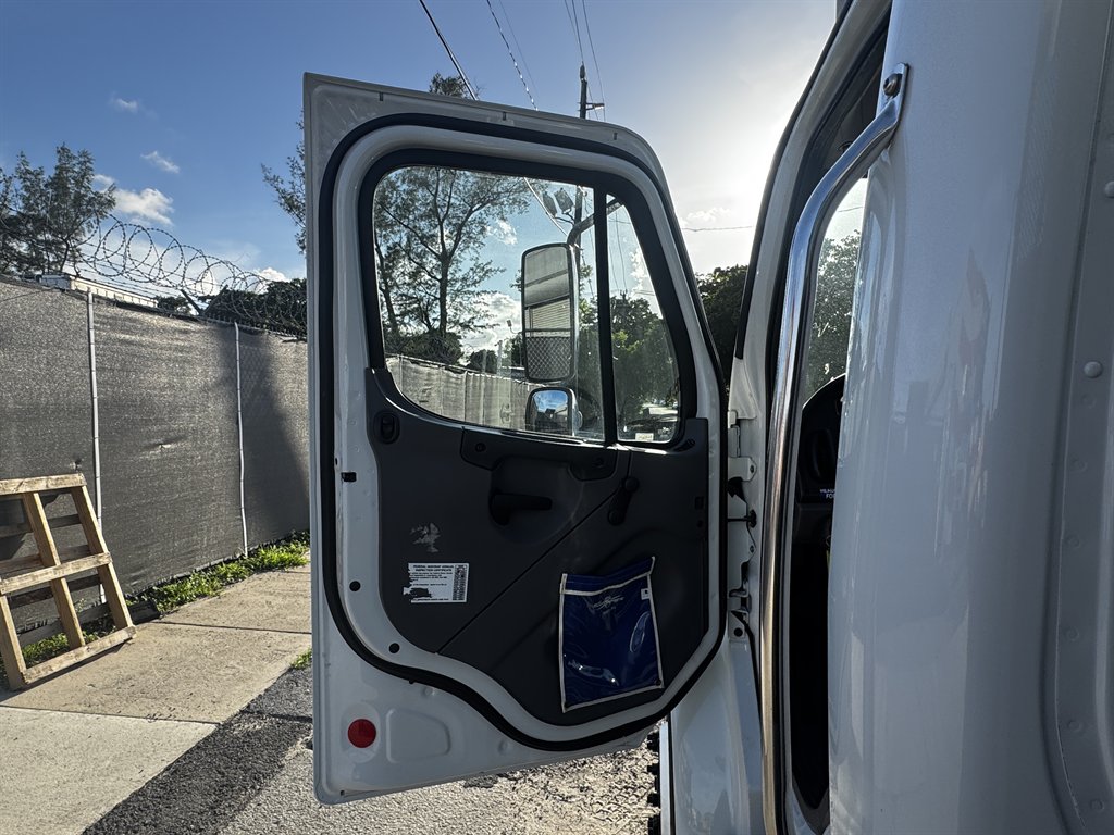 2014 Freightliner M2 - $69,995