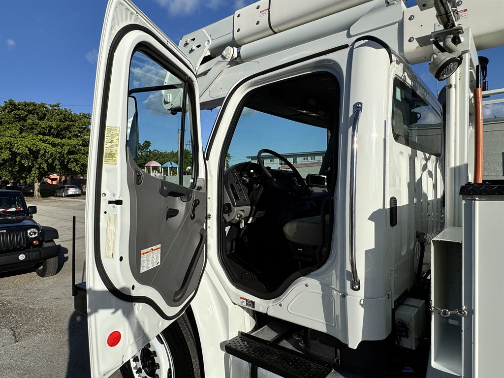 2015 Freightliner M2 - $36,995