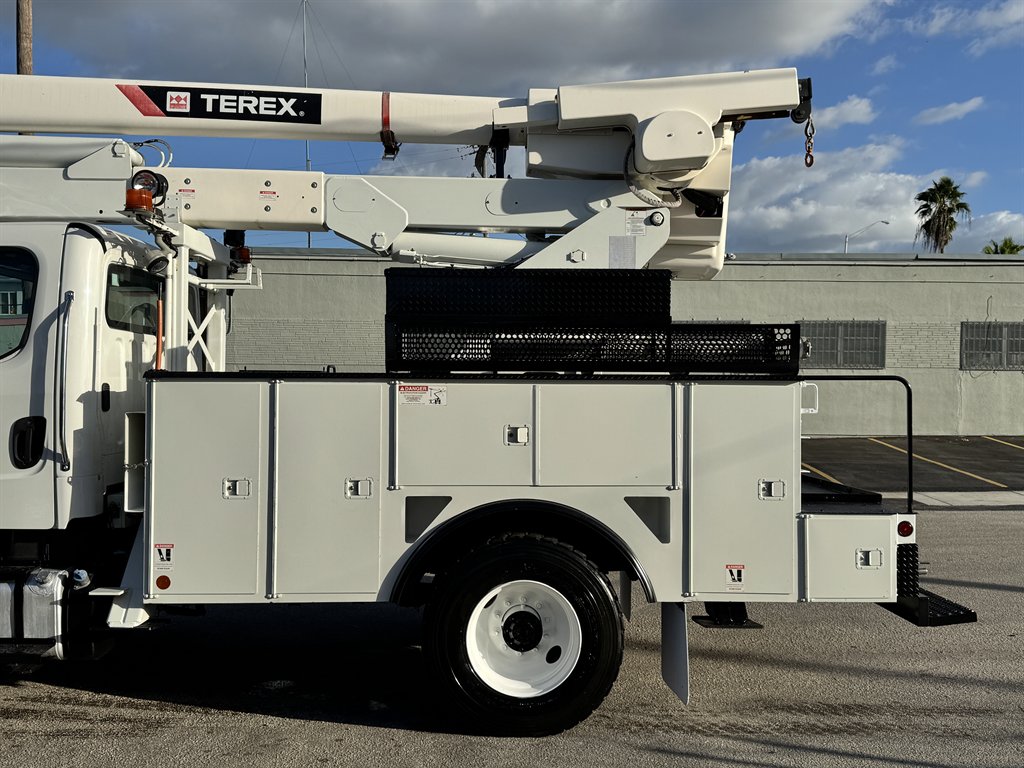 2015 Freightliner M2 - $36,995