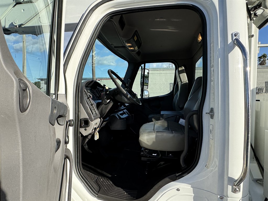 2015 Freightliner M2 - $36,995