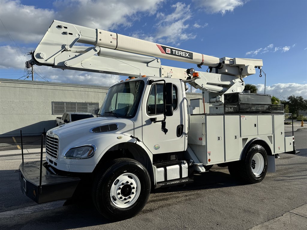 2015 Freightliner M2 - $36,995