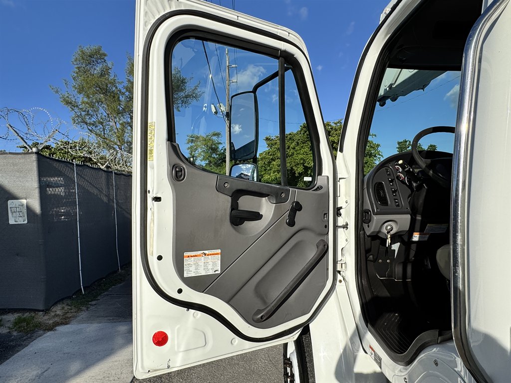 2015 Freightliner M2 - $36,995
