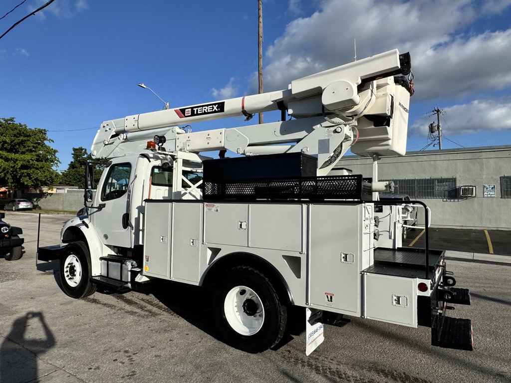2015 Freightliner M2 - $36,995