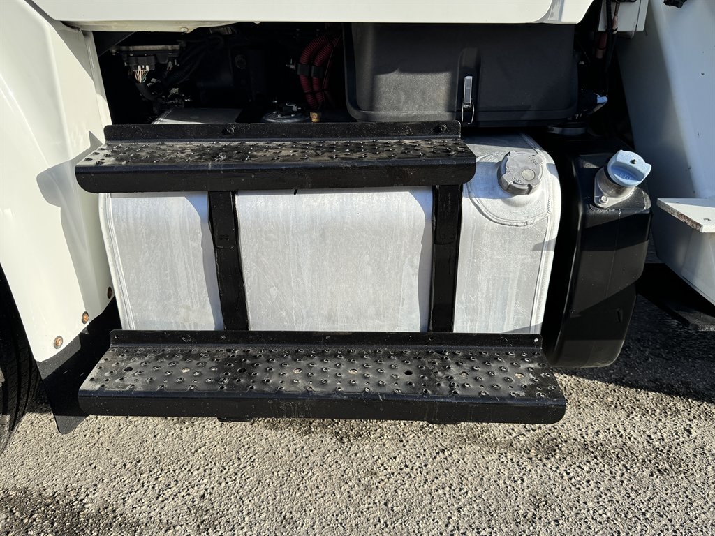 2015 Freightliner M2 - $36,995