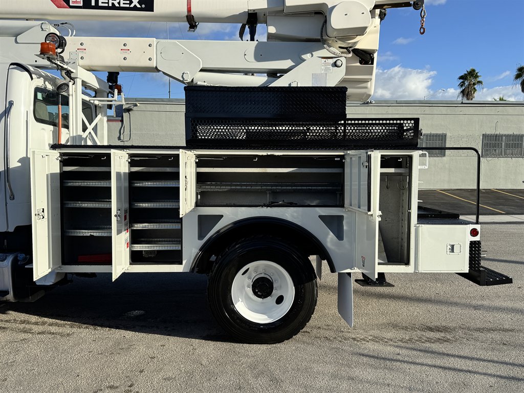 2015 Freightliner M2 - $36,995