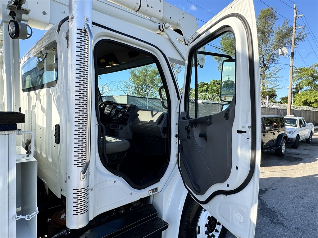 2015 Freightliner M2 - $36,995