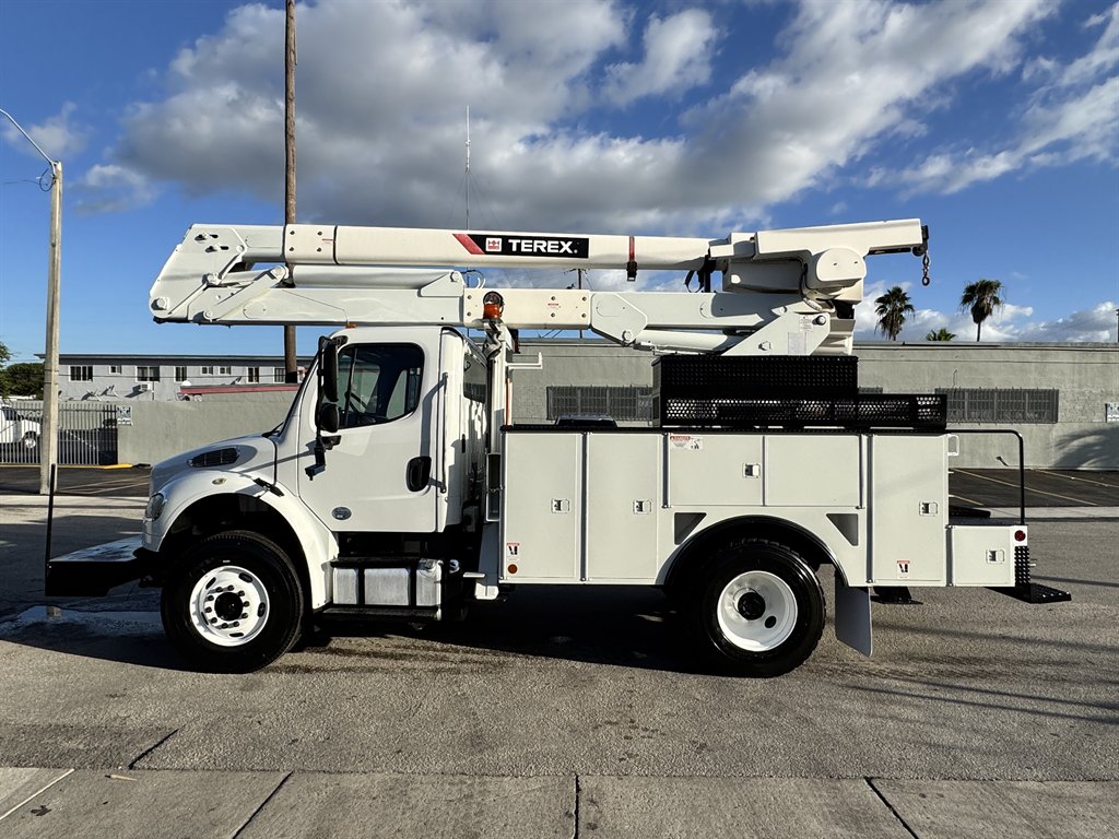 2015 Freightliner M2 - $36,995