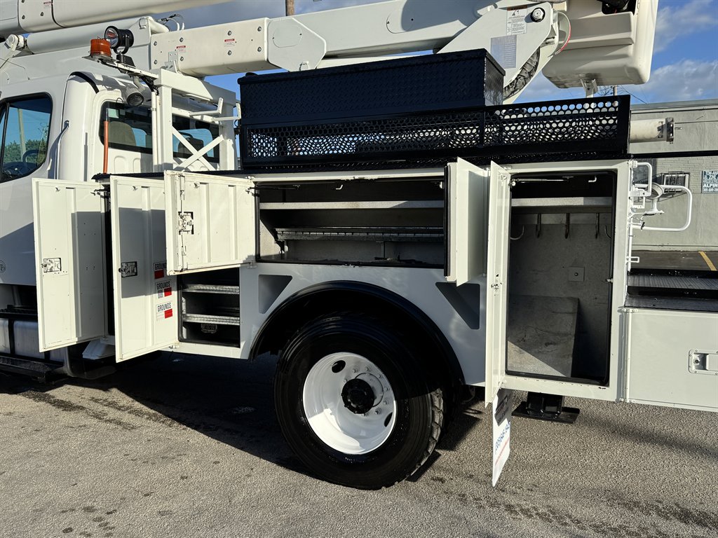 2015 Freightliner M2 - $36,995