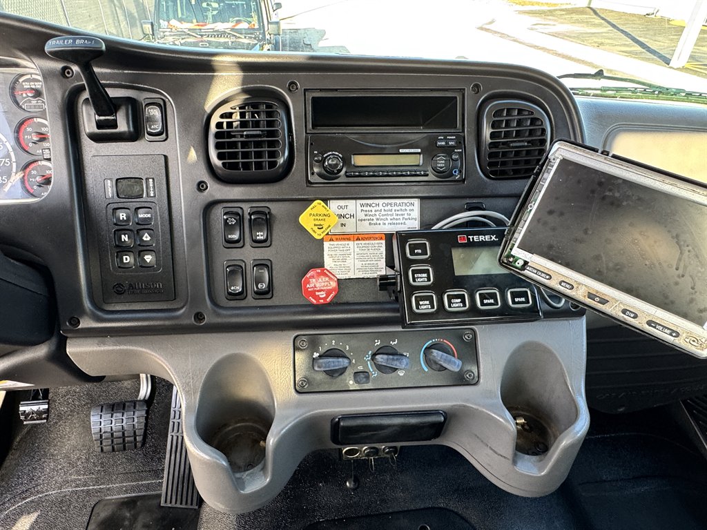 2015 Freightliner M2 - $36,995