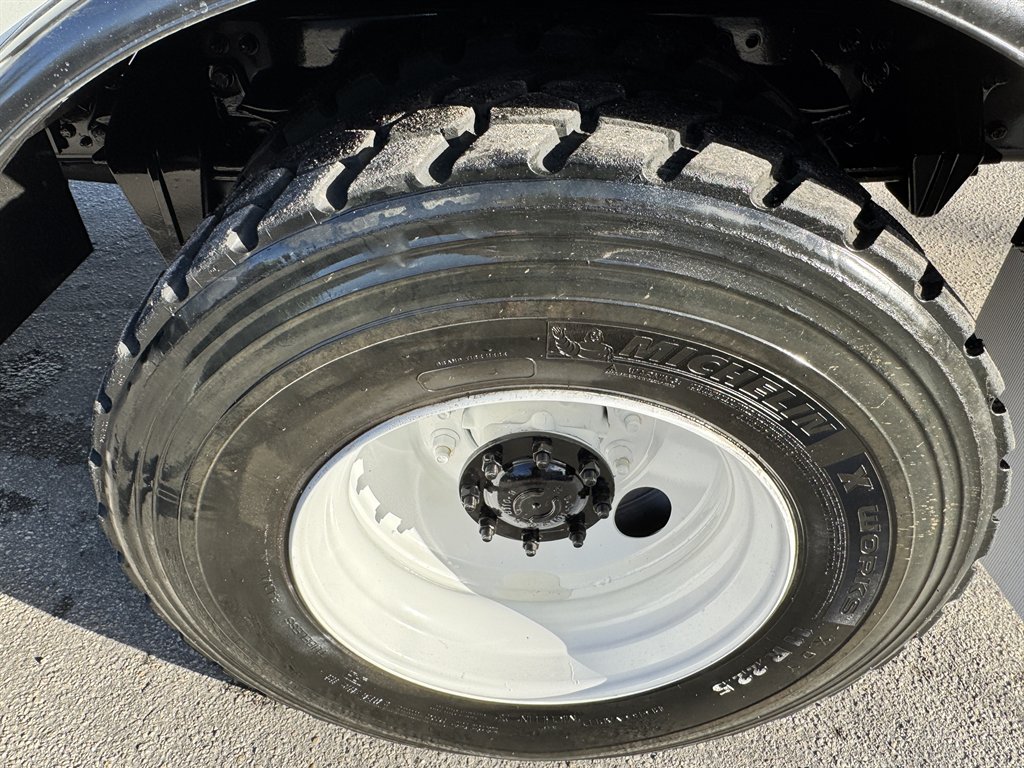 2015 Freightliner M2 - $36,995