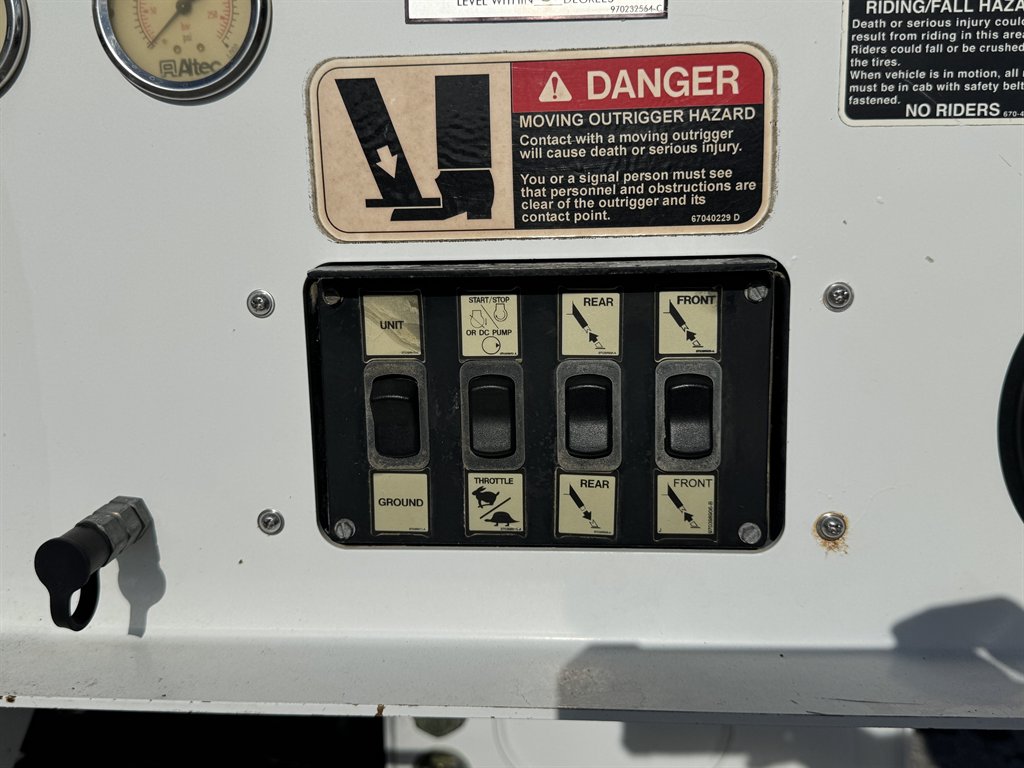 2015 Freightliner M2 - $165,995