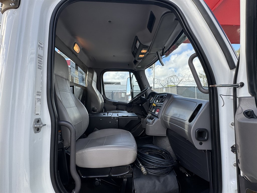 2015 Freightliner M2 - $165,995