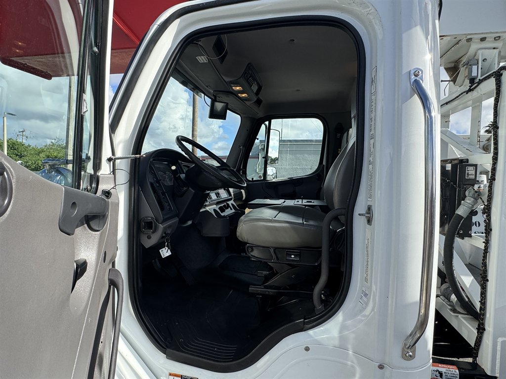 2015 Freightliner M2 - $165,995