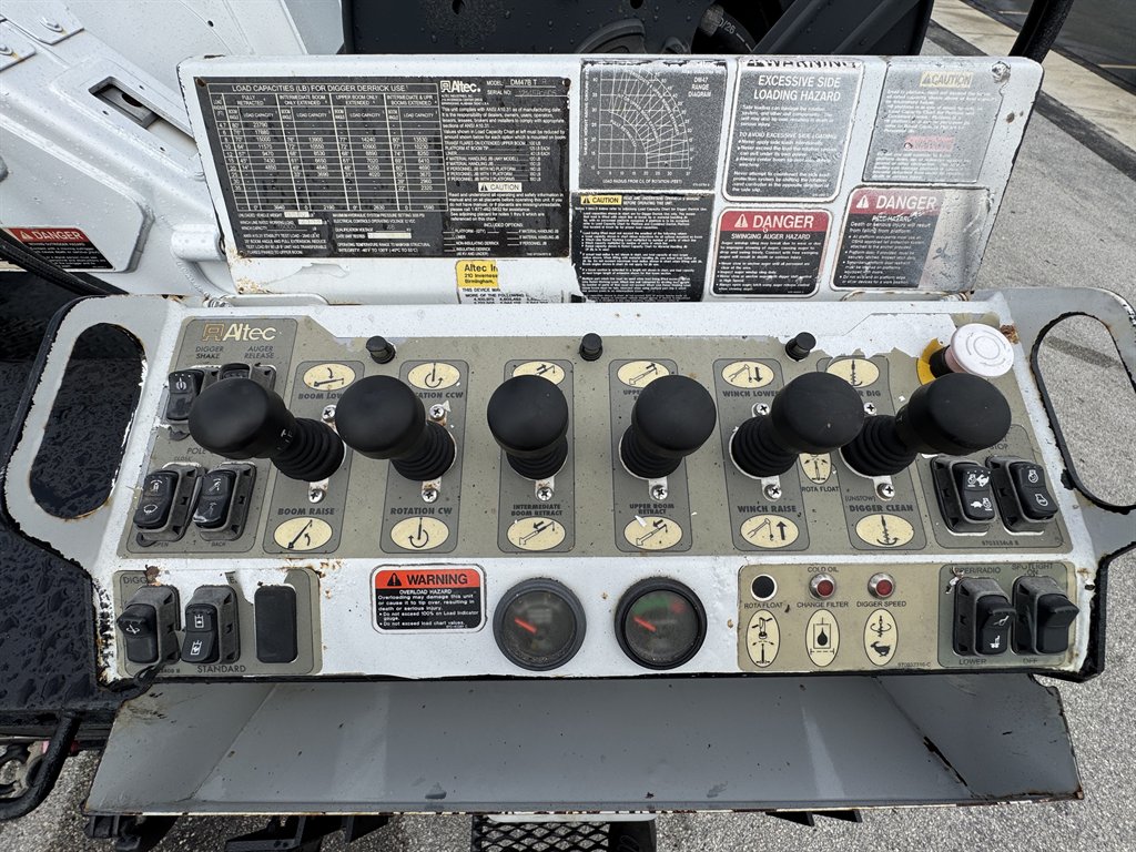 2015 Freightliner M2 - $42,995