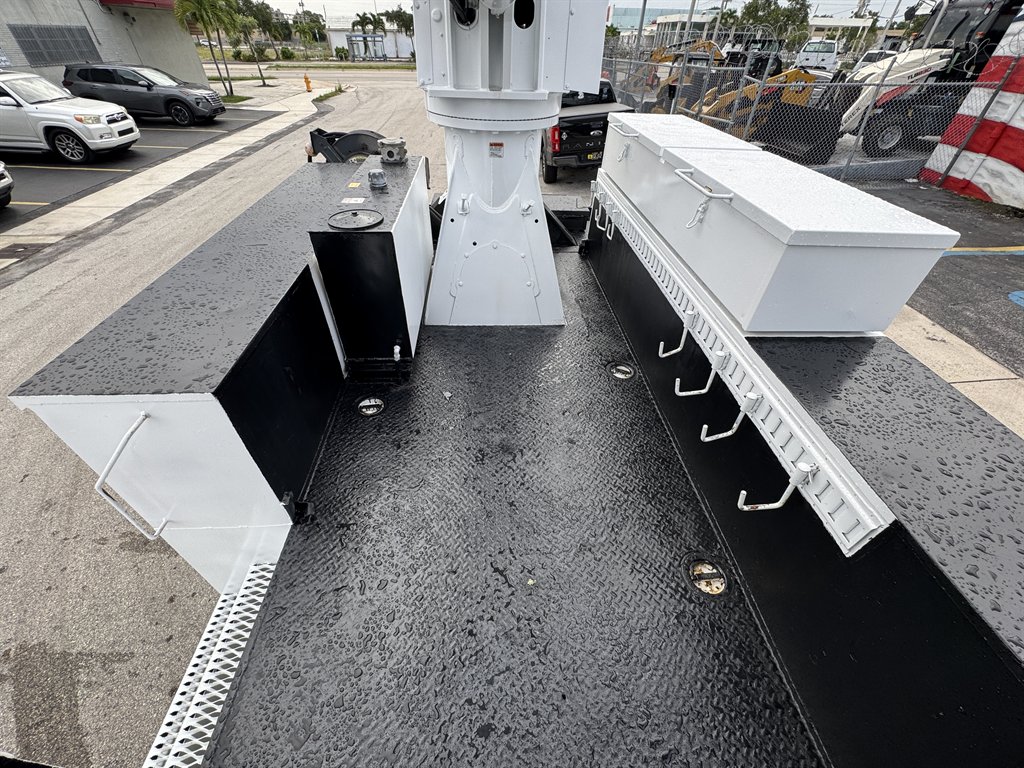 2015 Freightliner M2 - $42,995