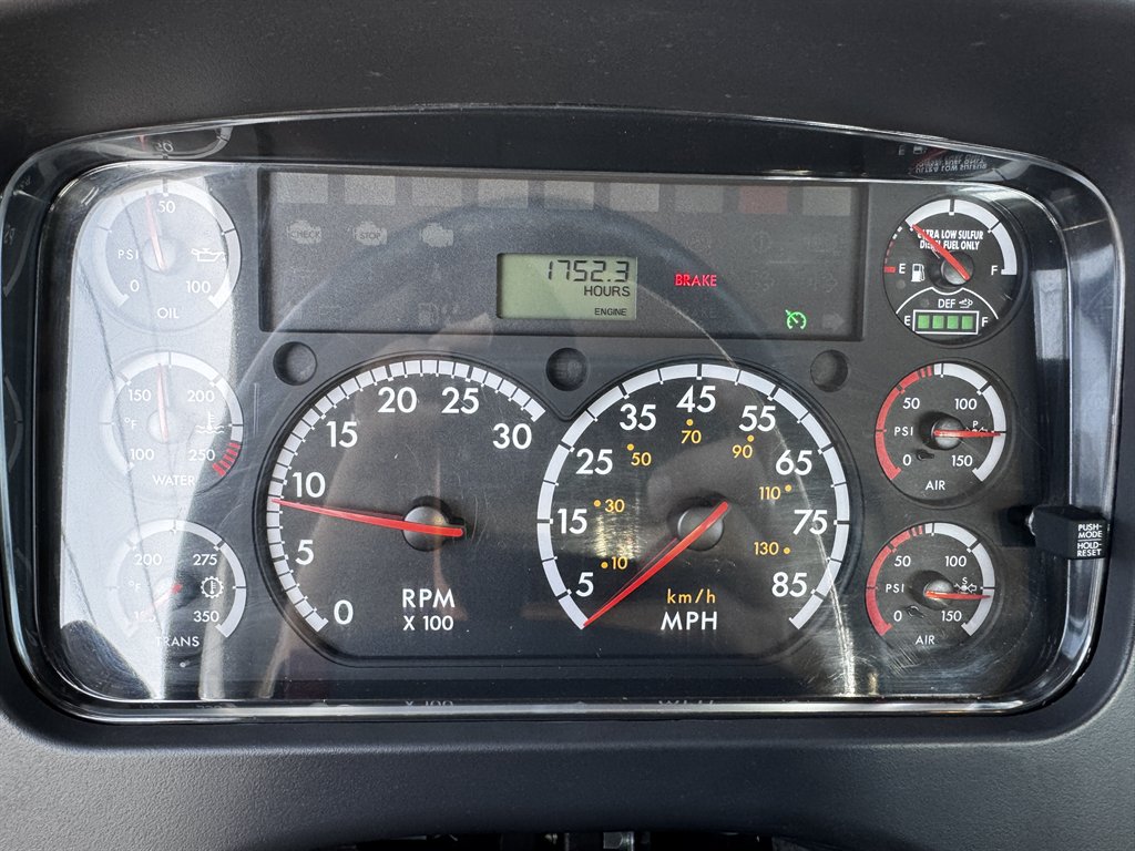 2015 Freightliner 108sd - $119,995