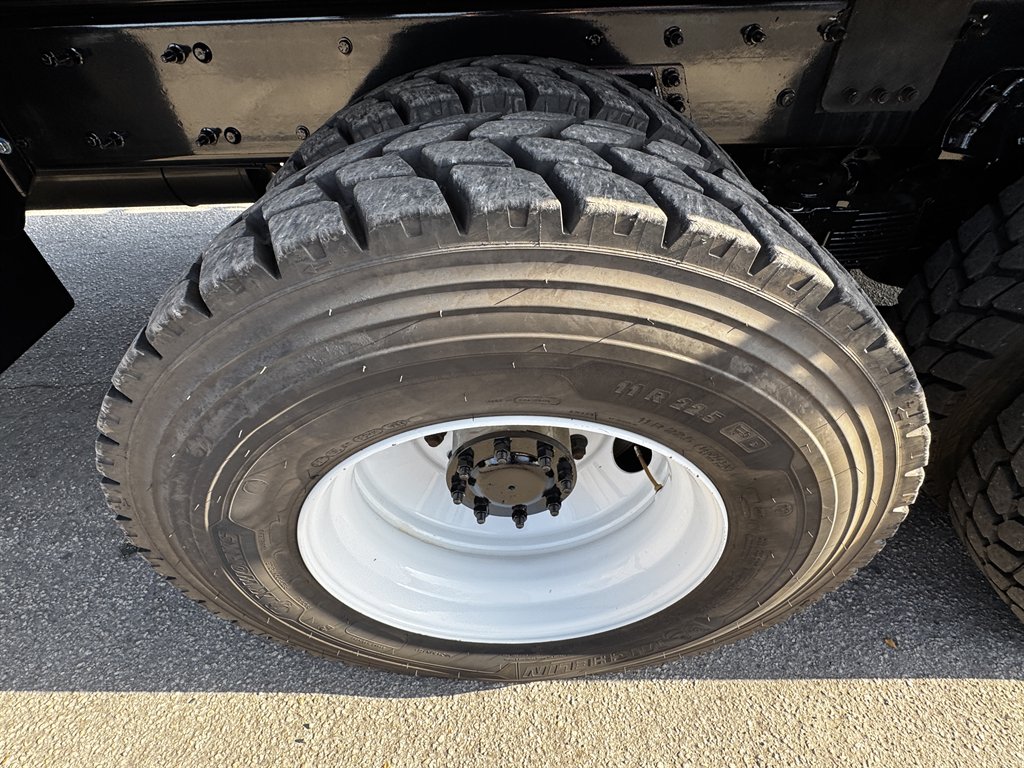 2015 Freightliner 108sd - $119,995